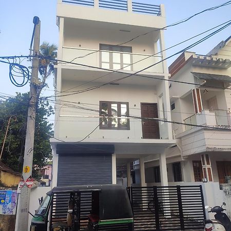 Alam Homestay Kochi Extérieur photo