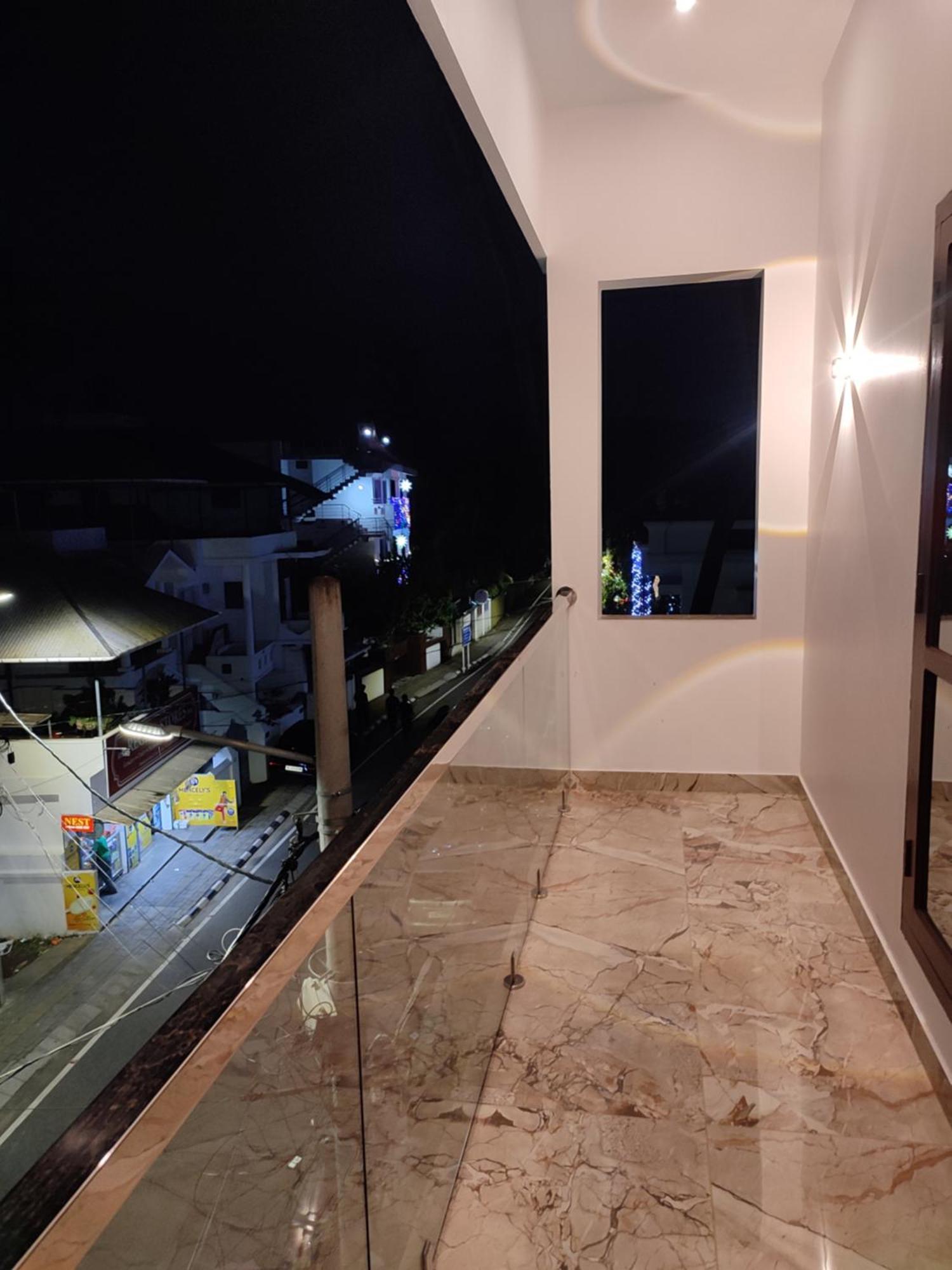 Alam Homestay Kochi Extérieur photo